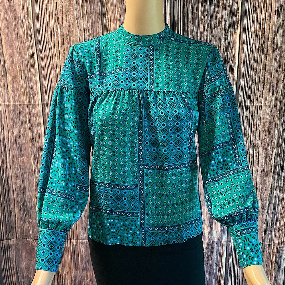 Ann Taylor LOFT size XS Petite XSP green & blue paisley boho summer blouse